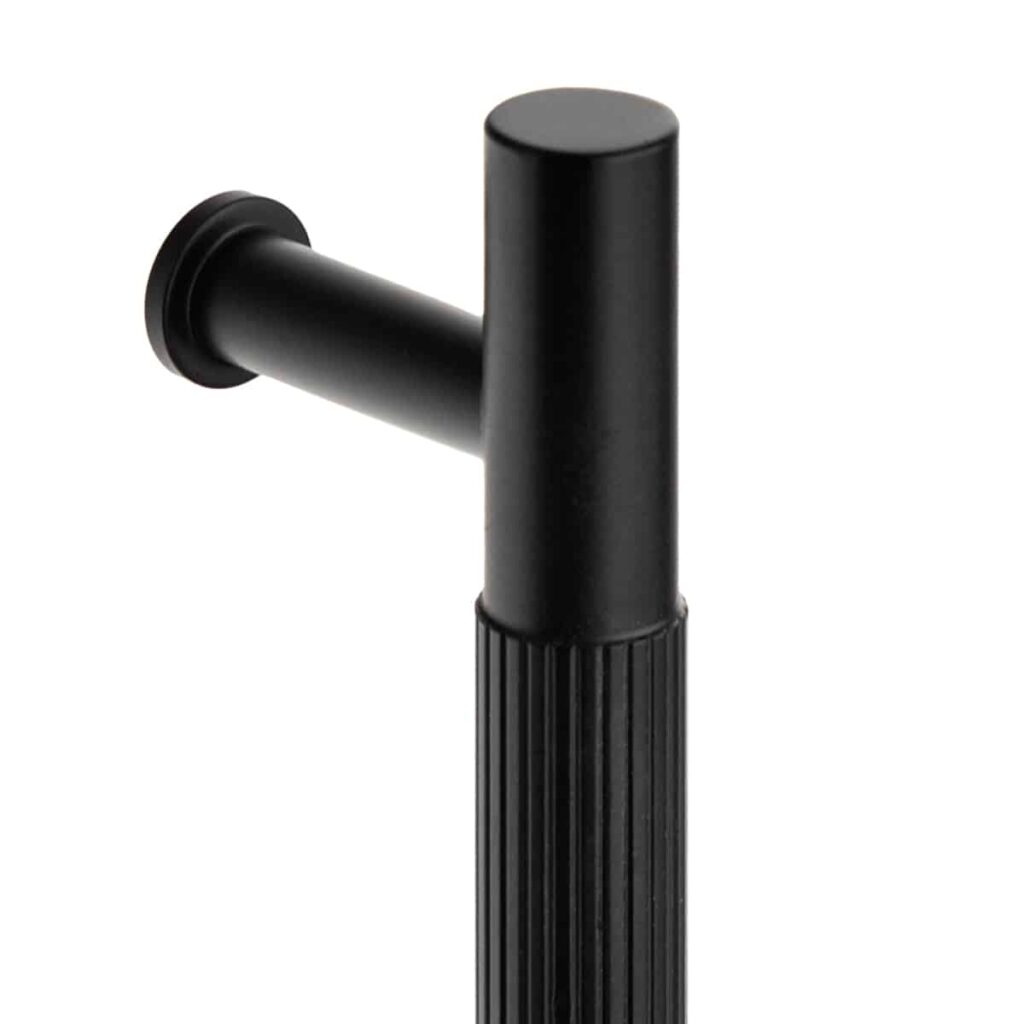 black linear handle